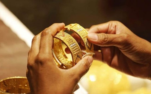 Giá vàng hôm nay 29/8: Tăng trở lại nhờ đồng USD suy yếu