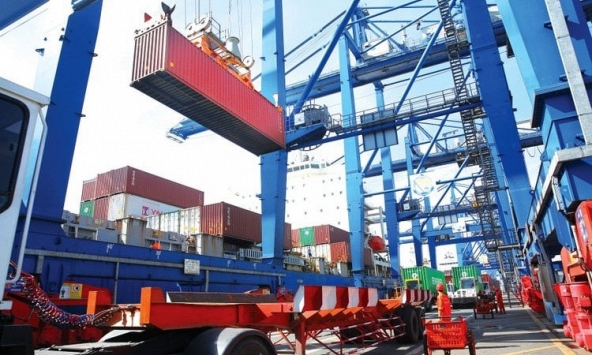 Xuất nhập khẩu hàng hóa khởi sắc, tăng 6,7% trong tháng 8