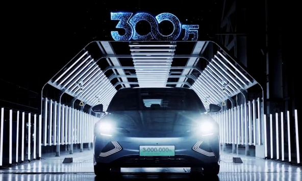 BYD báo cáo lợi nhuận quý 2 tăng 145%, giá cổ phiếu tăng vọt