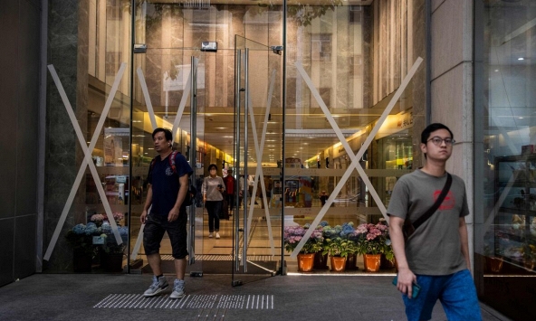 Hồng Kông đóng cửa thị trường chứng khoán, trường học trước khi siêu bão đổ bộ