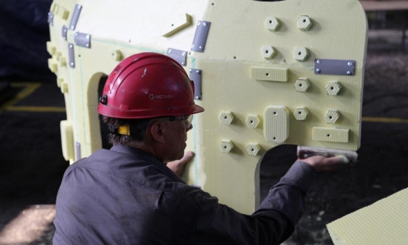 Bên trong nhà máy sản xuất 'vũ khí mồi nhử' của Ukraina