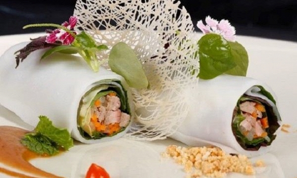 Món ngon mỗi ngày: Cách làm phở cuốn cùng nước chấm ăn kèm hấp dẫn