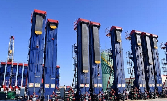 OPEC+ thắt chặt nguồn cung để đẩy giá dầu lên