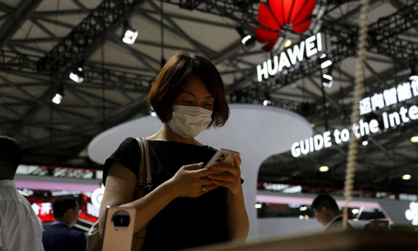 Huawei lấy chip để sản xuất mate 60 pro từ đâu khi bị Mỹ trừng phạt?