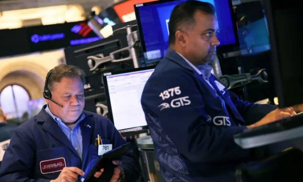 S&P 500 ít thay đổi khi các nhà đầu tư thoát phiên thua lỗ