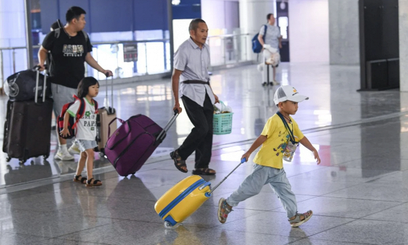 'Động lực kinh tế vẫn còn yếu': 4 điểm rút ra từ dữ liệu hoạt động tháng 8 của Trung Quốc