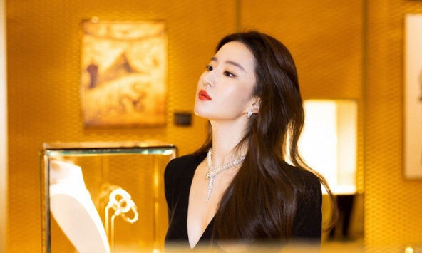 Vì sao các thương hiệu xa xỉ đổ xô bổ nhiệm đại sứ Trung Quốc?