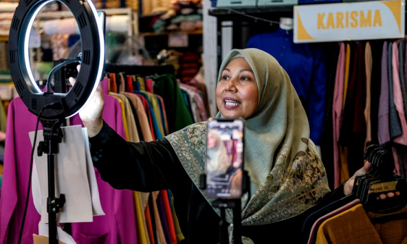 Người bán hàng trên TikTok lo lắng khi Indonesia cân nhắc lệnh cấm