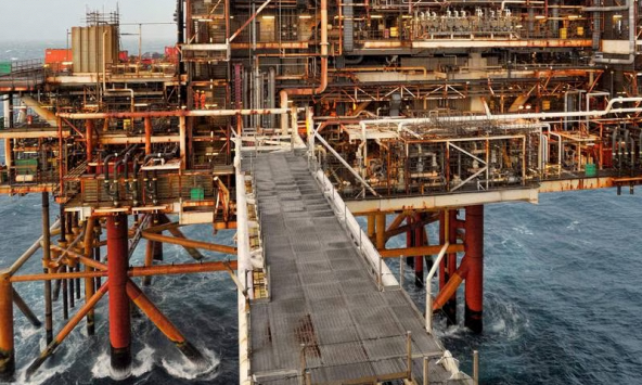 IEA dự kiến thâm hụt dầu thô 'đáng kể' trong quý 4 do cắt giảm sản lượng của Opec+