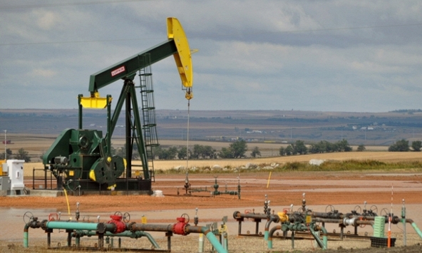 Giá xăng dầu hôm nay 15/9: Nguồn cung thắt chặt, dầu thô tăng tốc