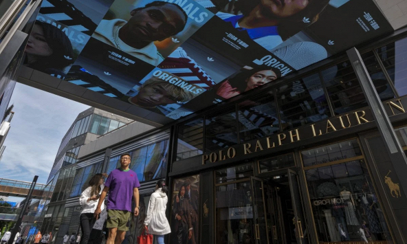 Tầng lớp trung lưu Trung Quốc 'tằn tiện' hơn khi bất ổn gia tăng