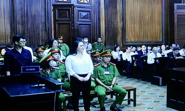 Bà Phương Hằng không xin lỗi ca sĩ Vy Oanh, Đàm Vĩnh Hưng vì 'đã ở tù 18 tháng, cái giá quá đắt rồi'