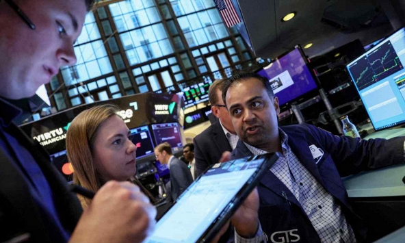 Cổ phiếu công nghệ Mỹ, Trung dẫn đầu đợt bán tháo sau động thái của Fed