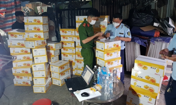 TP.HCM liên tục phát hiện bánh trung thu trôi nổi với số lượng lớn