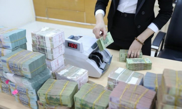 Lãi suất cho vay giảm sâu, vì sao khách hàng vẫn khó chuyển nợ?