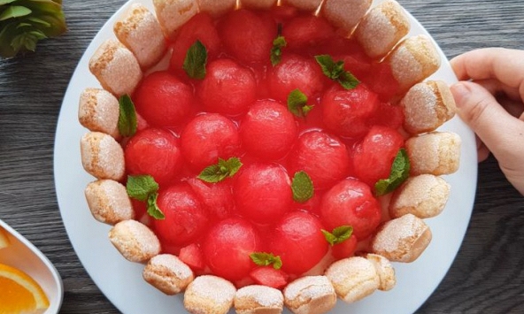 Món ngon mỗi ngày: Cách làm bánh charlotte dưa hấu sữa chua mát lạnh