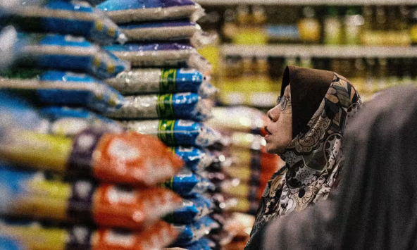 Malaysia vật lộn với tình trạng thiếu gạo trong bối cảnh giá toàn cầu tăng cao