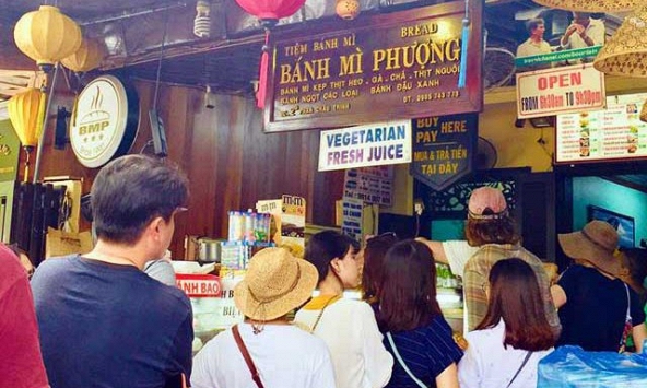 Bánh mì Phượng bị đình chỉ hoạt động 3 - 5 tháng