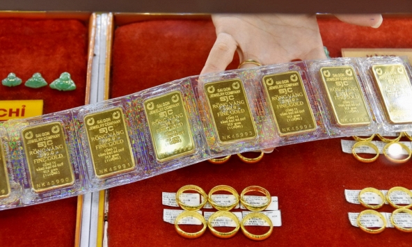 Giá vàng hôm nay 28/9: Thế giới giảm mạnh do đồng USD tăng cao