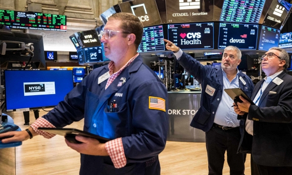 Dow Jones giảm hơn 100 điểm, S&P 500 và Nasdaq khép lại tháng tồi tệ nhất từ đầu năm 2023