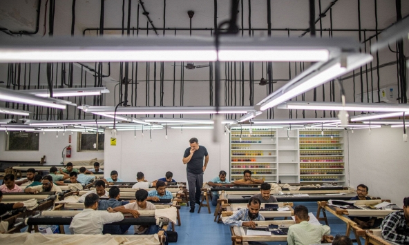 Bí mật đằng sau chiếc áo khoác 'Made in France' siêu xa xỉ giá 45.000 USD