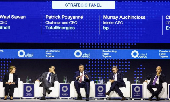 Adipec 2023: Các hãng dầu mỏ toàn cầu thúc đẩy quá trình chuyển đổi 'đa năng lượng'