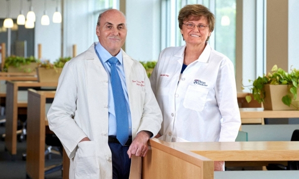 Nobel Y sinh 2023 tôn vinh công nghệ mRNA sản xuất vaccine