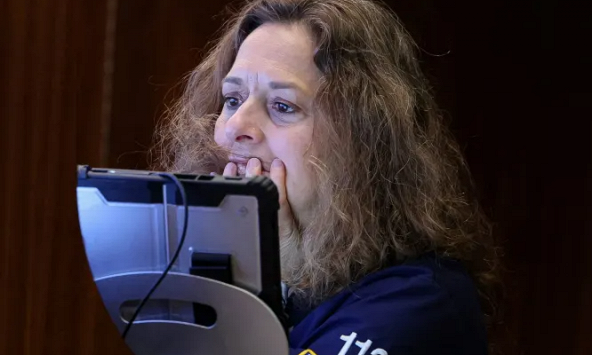 Dow Jones giảm hơn hơn 400 điểm, chứng khoán Hàn Quốc giảm 2%