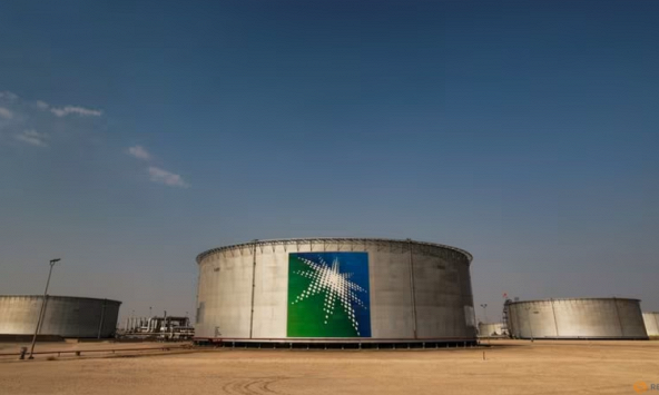 Giá dầu tăng sau khi OPEC+ tiếp tục cắt giảm nguồn cung