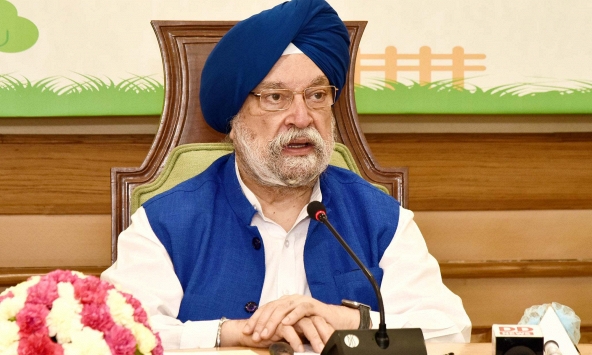 Bộ trưởng Dầu khí Ấn Độ lo lắng khi giá dầu tăng nhanh