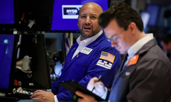 Lợi suất trái phiếu tăng mạnh gây thêm áp lực lên Phố Wall