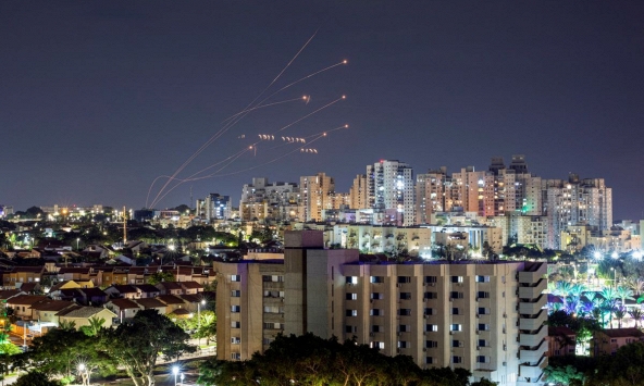 Cuộc chiến ở Israel làm tăng sức hấp dẫn của vàng, tài sản trú ẩn an toàn 