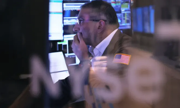 Phố Wall biến động, chờ dữ liệu CPI