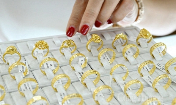 Giá vàng hôm nay 16/10: Duy trì quanh mốc 71 triệu đồng/lượng