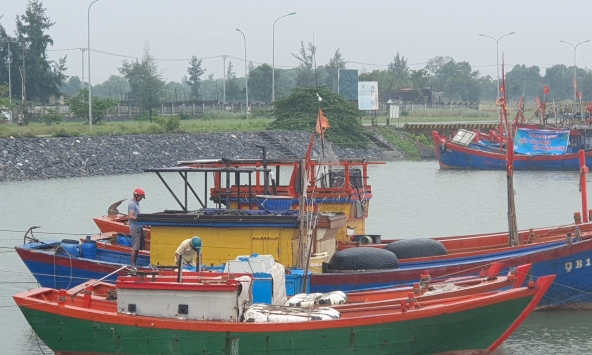 Bão số 5 đang giật cấp 10, di chuyển theo hướng Bắc Tây Bắc