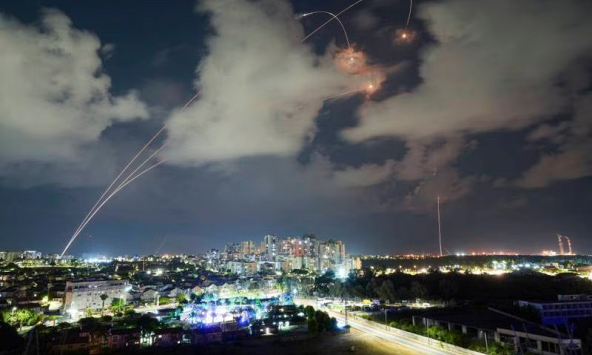 Giá dầu ghi nhận tuần tăng thứ hai liên tiếp do lo ngại xung đột leo thang