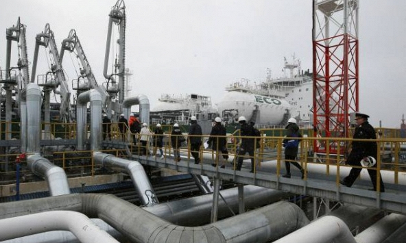 Giá xăng dầu hôm 24/10: Hạ nhiệt