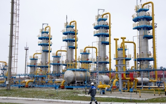 Giá xăng dầu hôm nay 26/10: Tăng nhẹ do không chắc chắn về nguồn cung