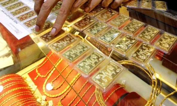 Giá vàng hôm nay 28/10: Vượt mốc 2.000 USD/ounce