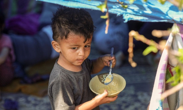Một ngày của các gia đình trú ẩn ở Gaza: 'Cái chết từ từ'