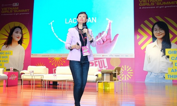 Hơn 1.000 nữ sinh tham gia diễn đàn 'Nữ sinh Việt Nam PowHERful'