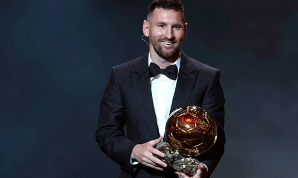 Messi lần thứ 8 giành Quả bóng vàng