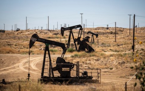 Giá xăng dầu hôm nay 31/10: Dầu thô giảm mạnh