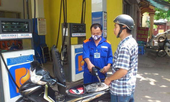 Giá xăng sắp tăng vượt 24.000 đồng/lít?
