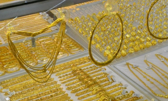 Giá vàng hôm nay 2/11: Chững lại sau tin xấu