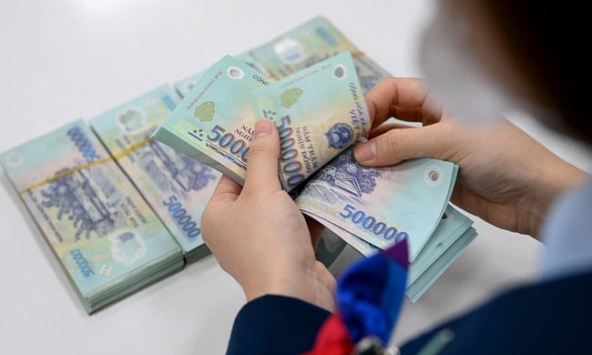 Lãi suất tiền gửi ngân hàng tiếp tục đi xuống