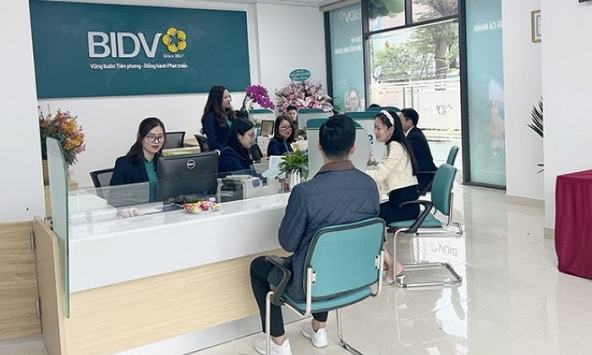 Sau 9 tháng, 960.000 tỷ đồng tiền gửi đổ vào 28 ngân hàng