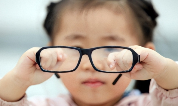 Liệu có phép màu nào cho những người cận thị?