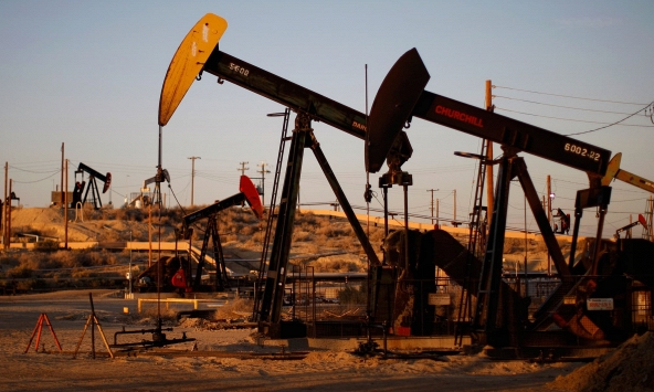 Giá dầu thô 'trượt dốc' phiên thứ 3 liên tiếp