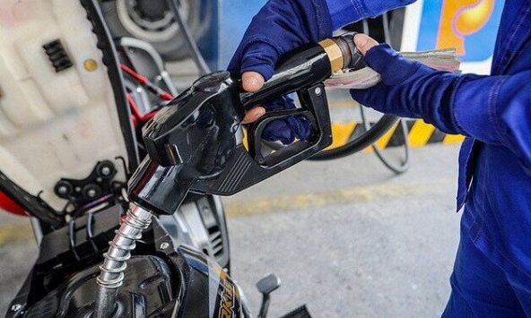 Giá xăng tăng thêm gần 1.000 đồng/lít từ 15h hôm nay